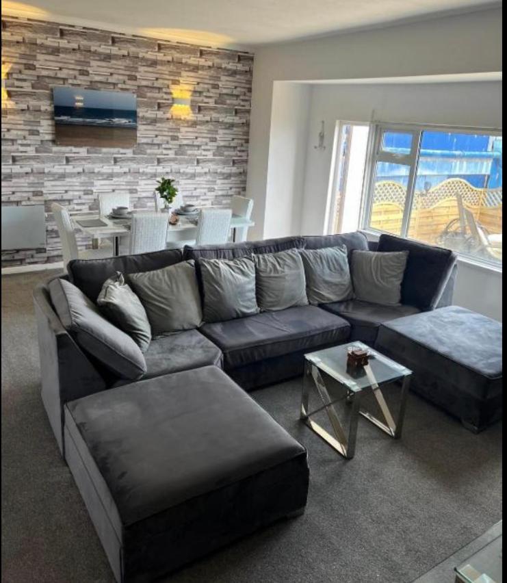 Sea View Apartment Large Balcony Whirlpool Bath 2 Bedrooms Sky Glass Tv 브리들링턴 외부 사진
