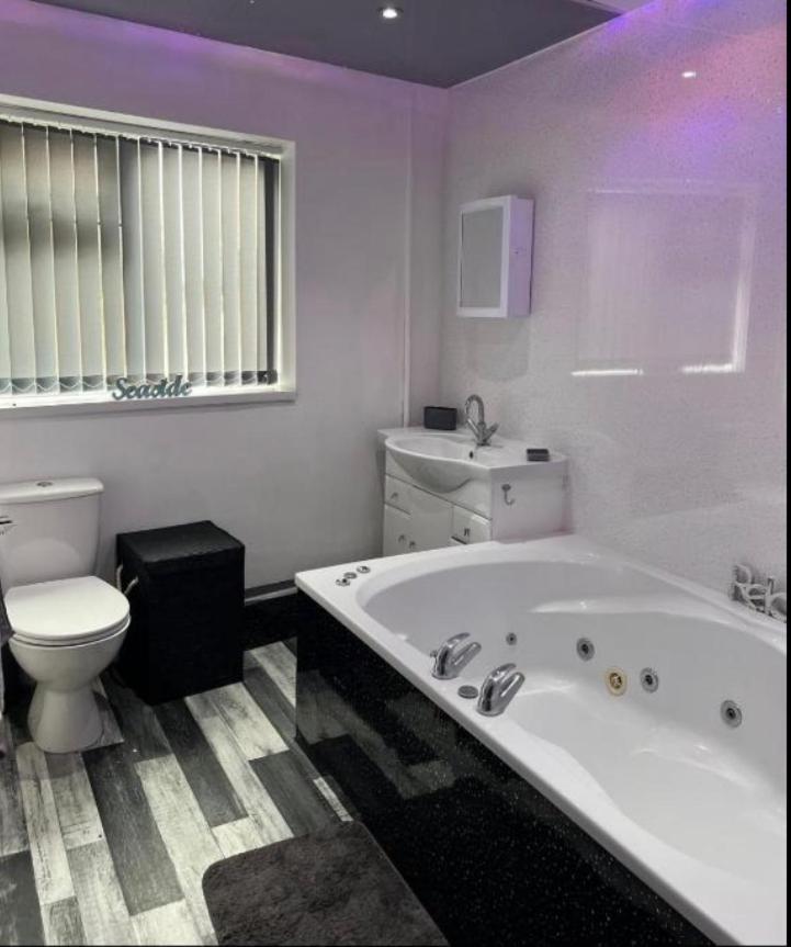 Sea View Apartment Large Balcony Whirlpool Bath 2 Bedrooms Sky Glass Tv 브리들링턴 외부 사진